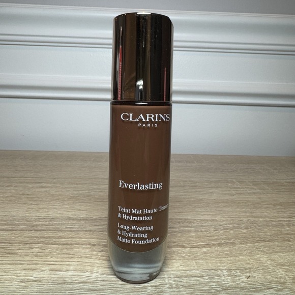 Clarins Everlasting Full Coverage Long Wearing &‎ Hydrating Matte 120C  30ml - Picture 5 of 5